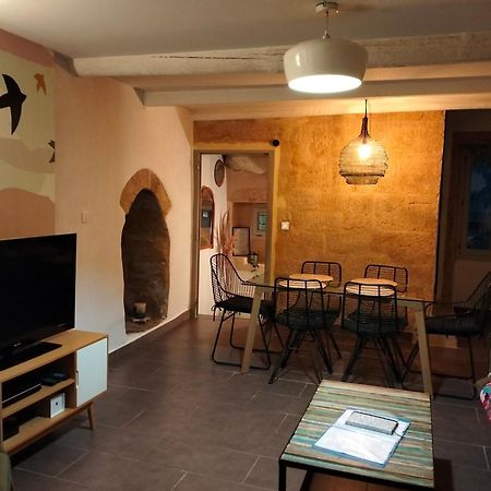 Maison De Village Familiale Pont Du Gard, Toit Terrasse, Barbecue, Fibre Vers Pont du Gard Exterior foto