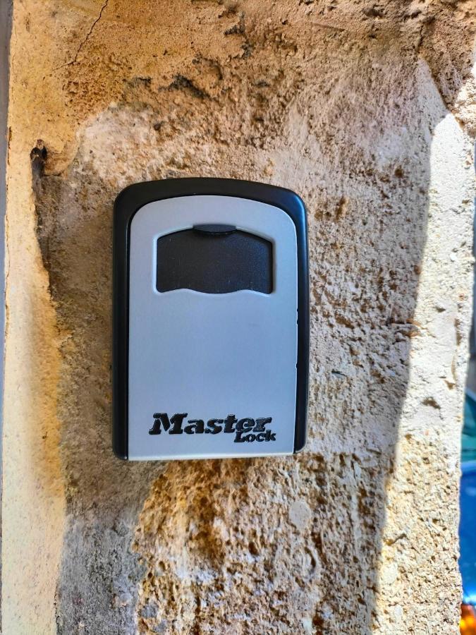 Maison De Village Familiale Pont Du Gard, Toit Terrasse, Barbecue, Fibre Vers Pont du Gard Exterior foto