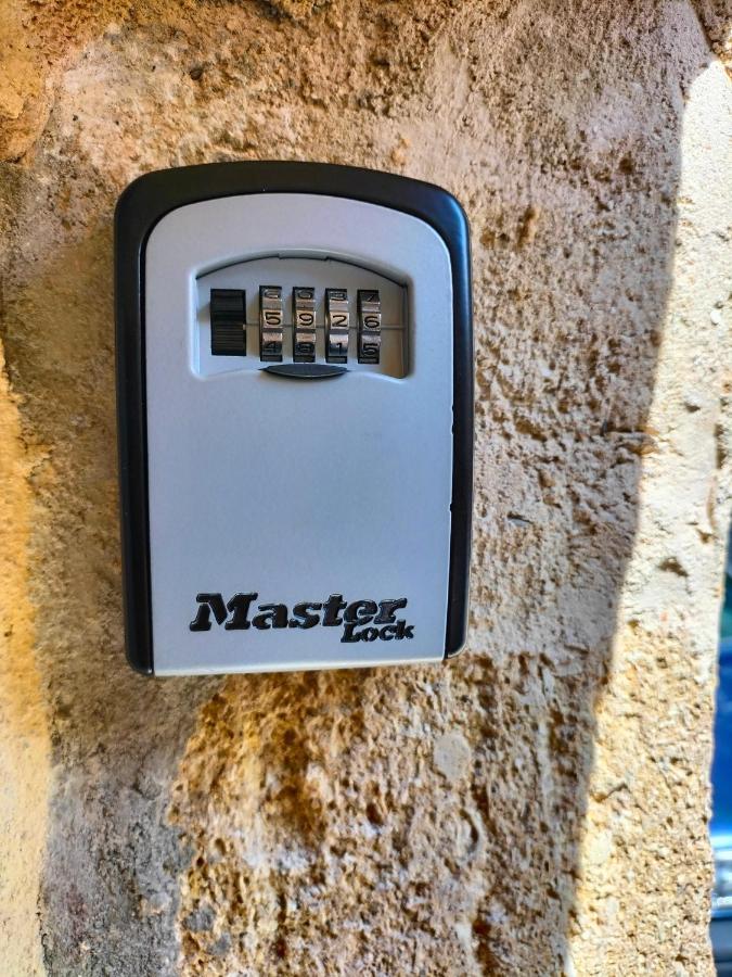 Maison De Village Familiale Pont Du Gard, Toit Terrasse, Barbecue, Fibre Vers Pont du Gard Exterior foto